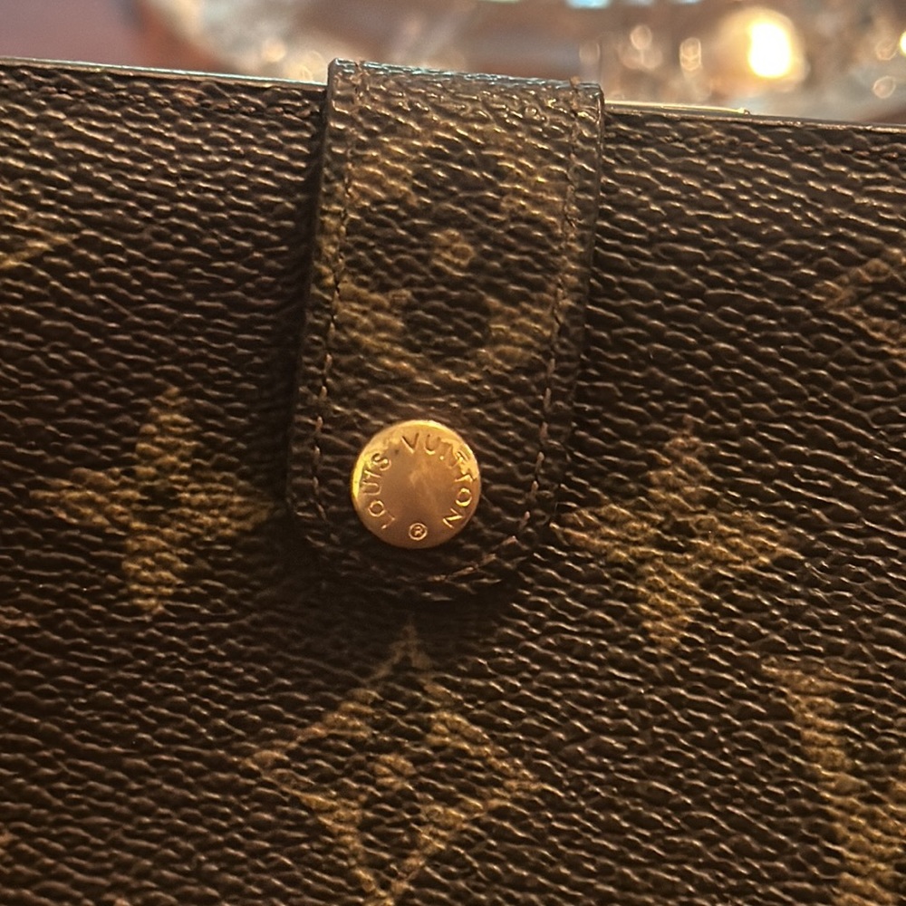 Preowned Authentic LV wallet - Picture 6 of 17